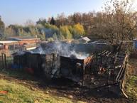 Foto: Feuerwehr - Einsatz: Brand zweier Lauben (16.11.2018)