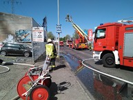Foto: Feuerwehr - Einsatz: Brand mehrerer PKWs (22.04.2020)