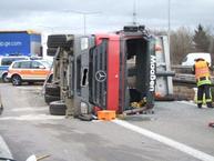 Einsatz: Umgekippter Lkw, Fahrer verletzt (04.01.2012)