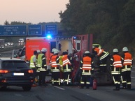 Foto: Feuerwehr - Einsatz: Verkehrsunfall mit eingeklemmter Person (16.09.2016)